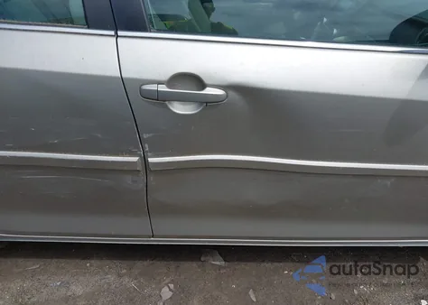 2013 Toyota Camry L/Se/Le/Xle z USA, uszkodzony, nr VIN 4T1BF1FK8DU279956